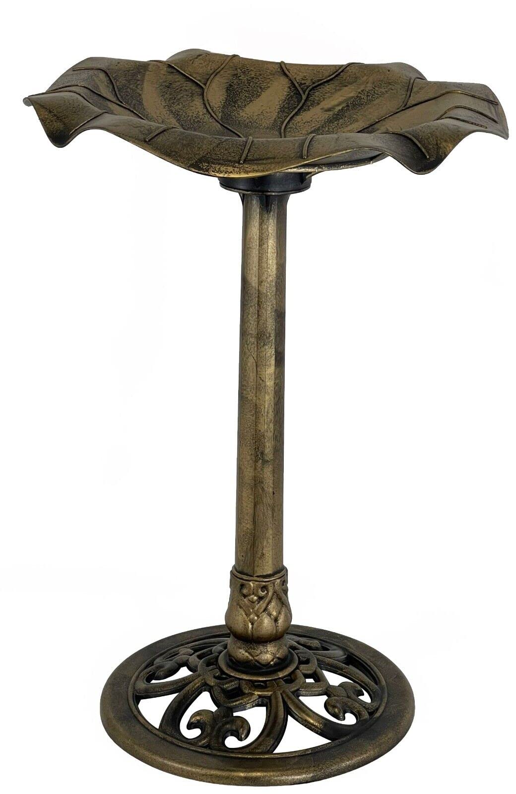 WILSONS DIRECT - Bird Bath Drinking Water Bowl for Garden Birds Decorative Standing Outdoor Bathing Dish in Rustic Bronze Effect or Green for Lawn Backyard Aviary (Bronze Effect Leaf Design Bird Bath)