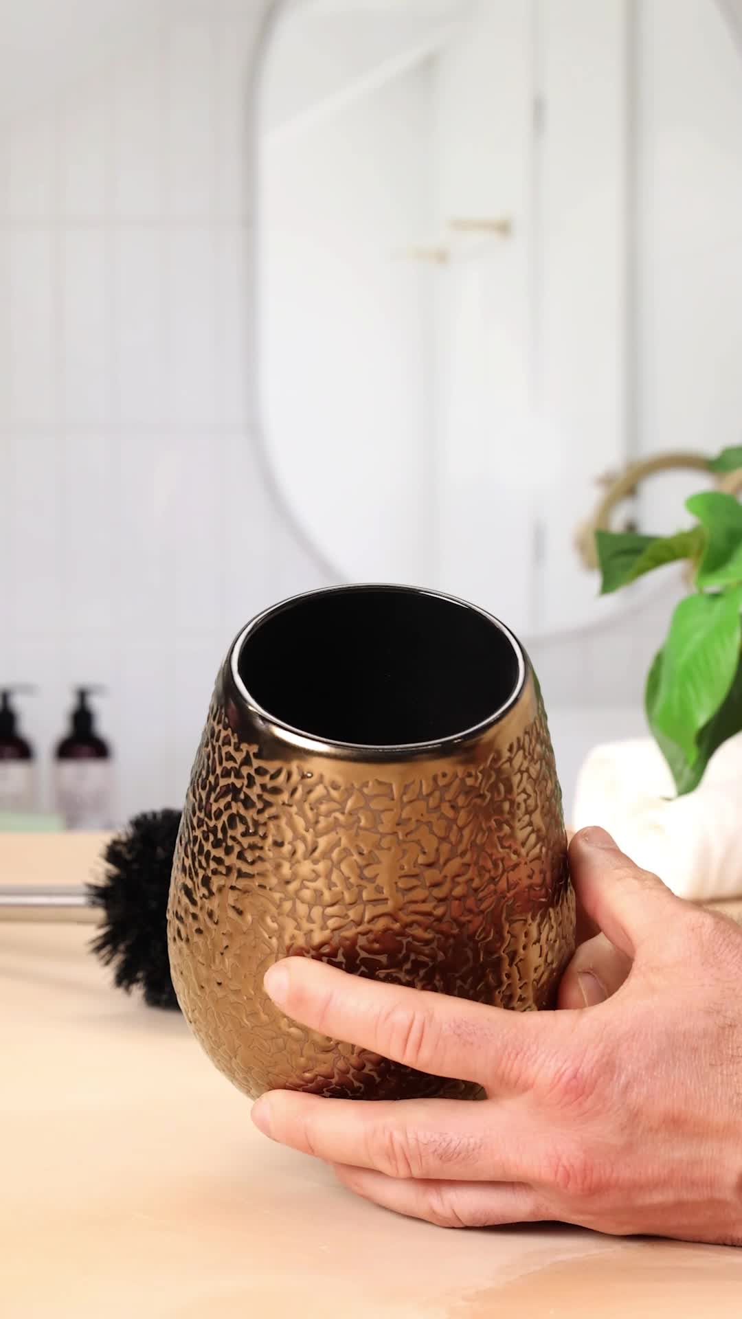 WENKO Portaspazzolino Per WC Marrakesh – Ceramica Marrone, Eleganza Per Il Bagno, 12.5x41x12.5 Cm