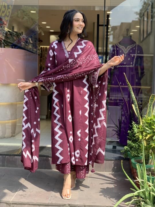 Image of Yashika Women Cotton Blend Floral Printed Kurta Plazzo Set with Dupatta Suitable For Every Indian Occasion