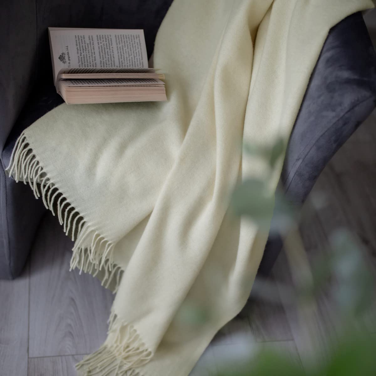 Linen & Cotton Plaid de Luxe, Très Doux et Chaud Stonewold - 100% Laine Merinos, Blanc Naturel (140 x 200 cm) Couverture Chauffante/Jeté de Canapé/Couvre Lit Polaire/Blanket pour Sofa/Idée Cadeau
