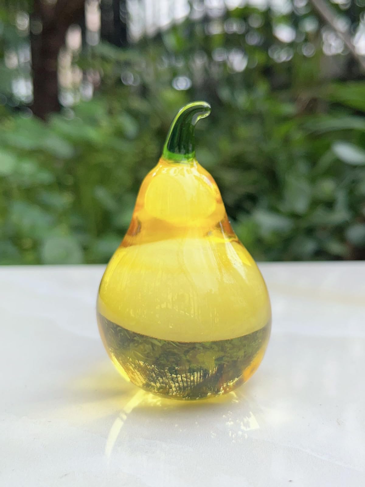 黄色の洋梨型置物 Amazon.co.jp: 色釉アート黄色洋梨フルーツガラス置物手作り吹きガラス