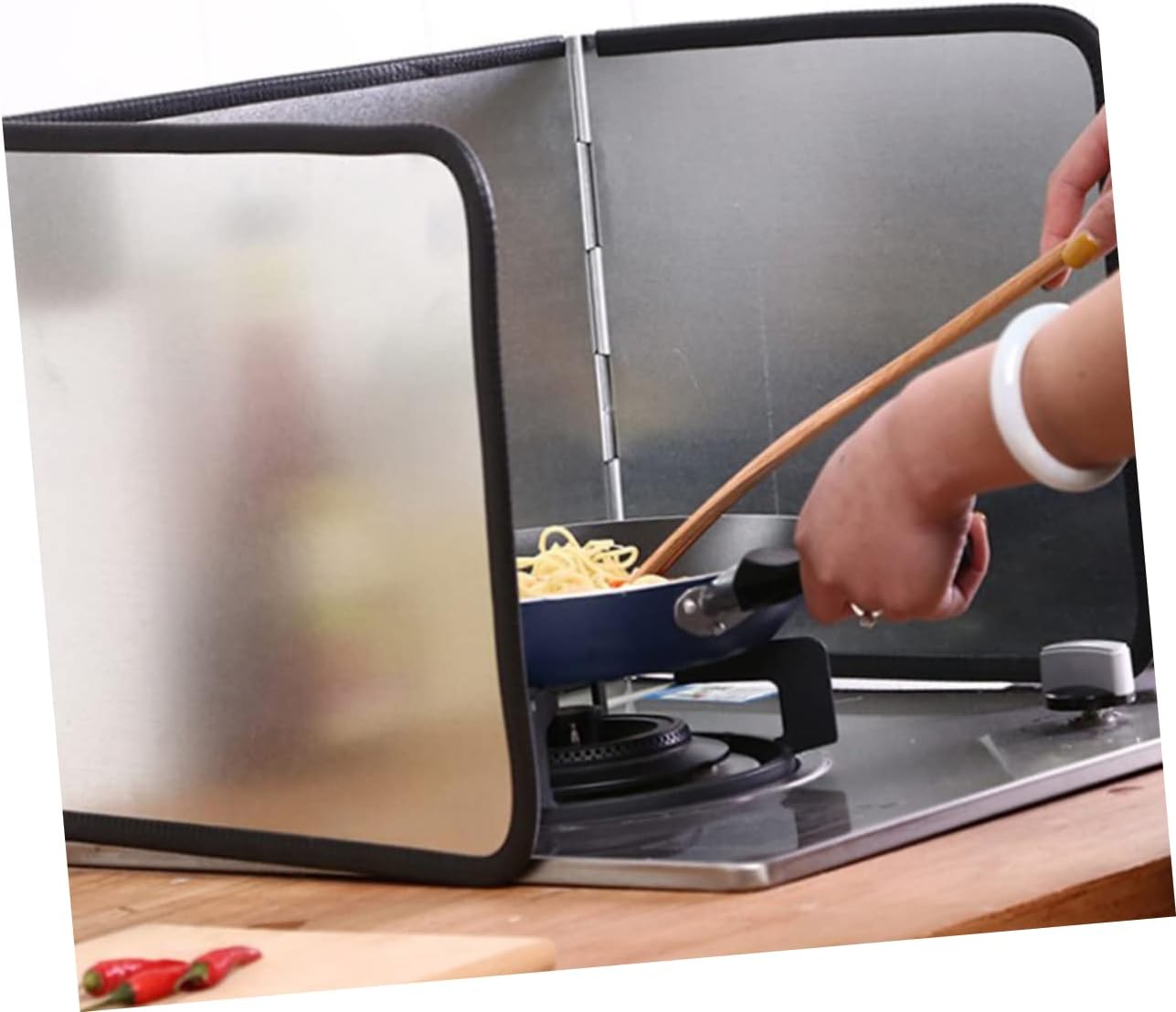 Aluminum Foil Oil Baffle Guard for Cooking High Temperature Resistant Splatter Screen Easy to Clean Folding Design Small for Kitchen Use Protects Surfaces from Grease and Oil