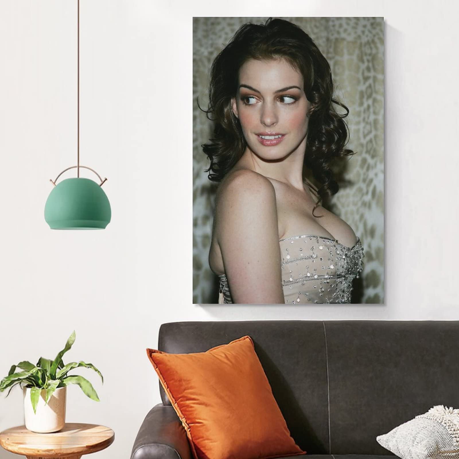 Amazon.co.jp: アン・ハサウェイ セクシーな魅力の展望写真集 アン