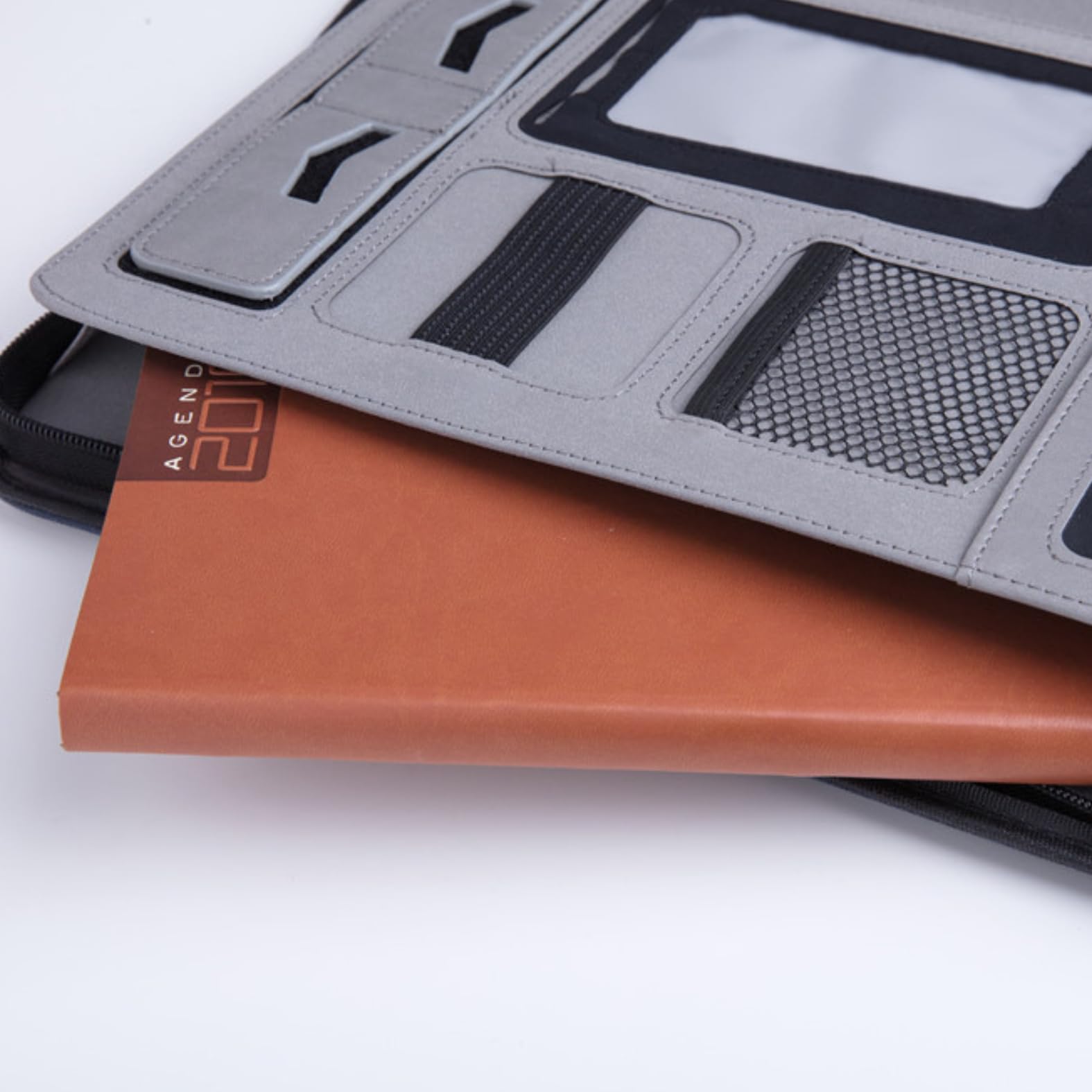 Cartella Multitasche Professionale da Ufficio Personalizzata con Stampa Nome, Frase o Logo - Portadocumenti Elegante - Organizer Conferenze Idea Regalo PH292