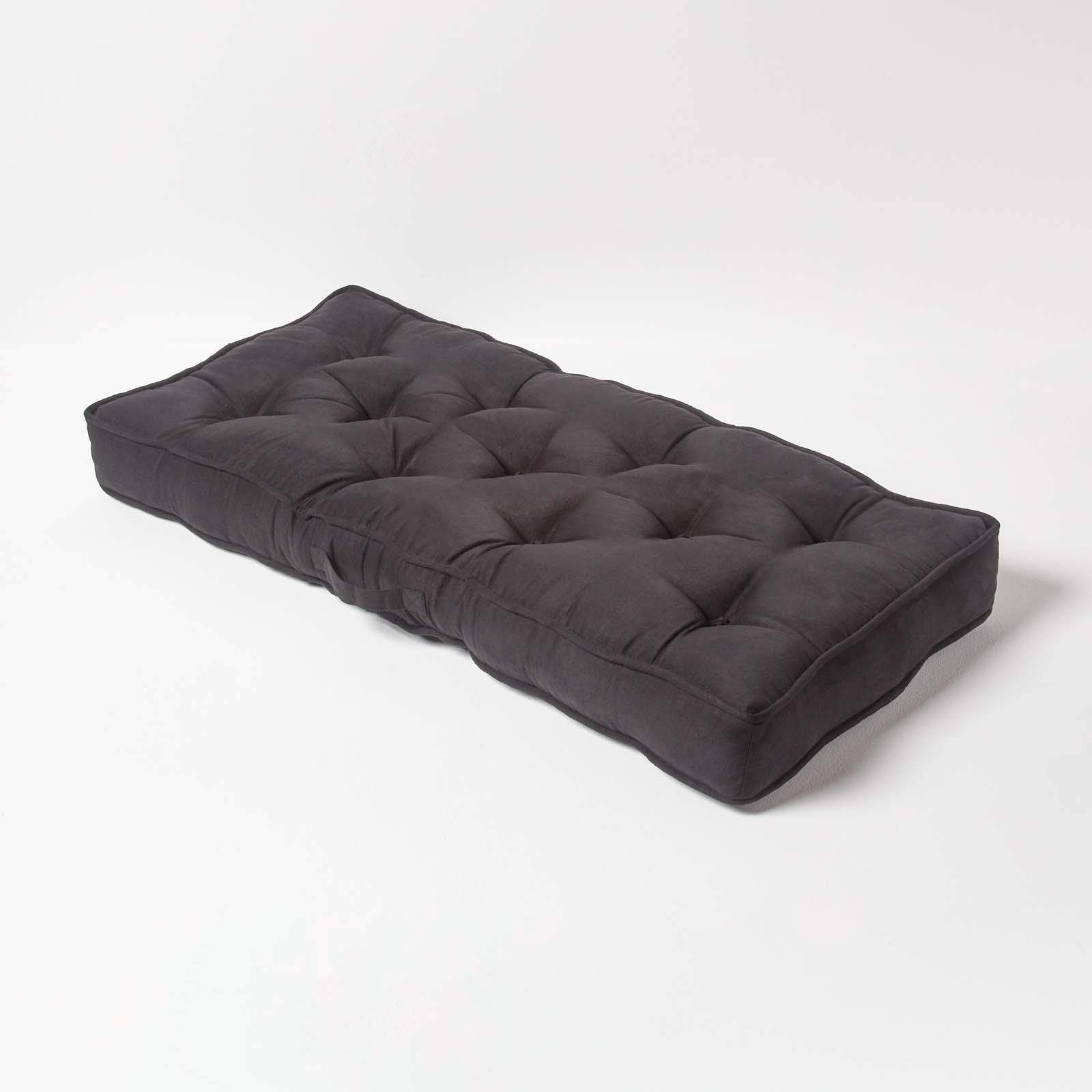 HOMESCAPES Coussin rehausseur pour Canapé 2 Places, Coussin pour Palette ou Matelas de Sol en suédine, Noir, 100 x 48 x 10 cm