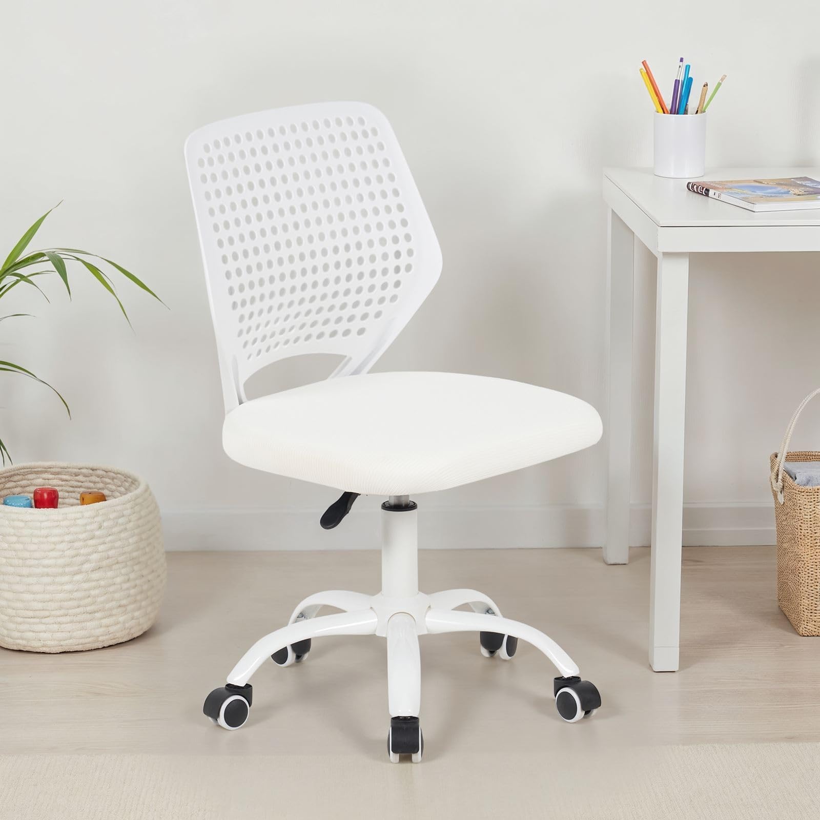 IDIMEX Chaise de Bureau pour Enfant Jade Blanche Pivotante sans Accoudoirs, Assise Rembourrée et Réglable en Hauteur