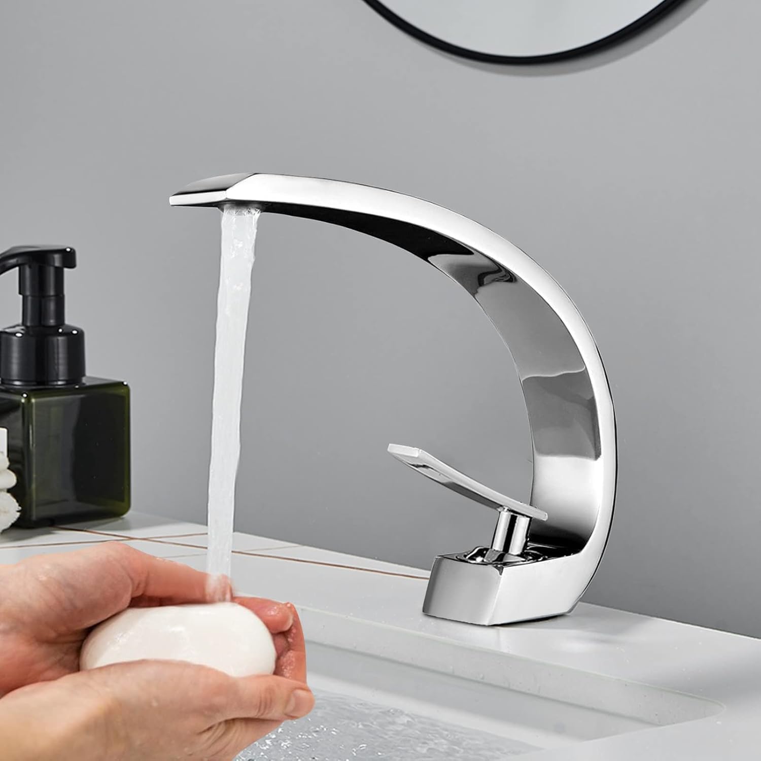 Waschtischarmatur Wasserfall Design, Bad Wasserhahn Mischbatterie Einhandmischer Edelstahl Chrom Messing, Warm/Kalt einstellbar, Waschbecken Armatur für Badezimmer Waschraumarmaturen