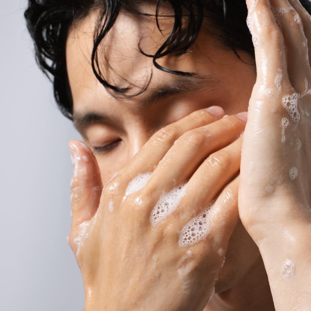 Germaine de Capuccini - Options | Exfoliating Scrub - Exfoliante facial limpiador - Limpia la piel en profundidad - Piel limpia, suave y fina - Elimina las células muertas - 100ml