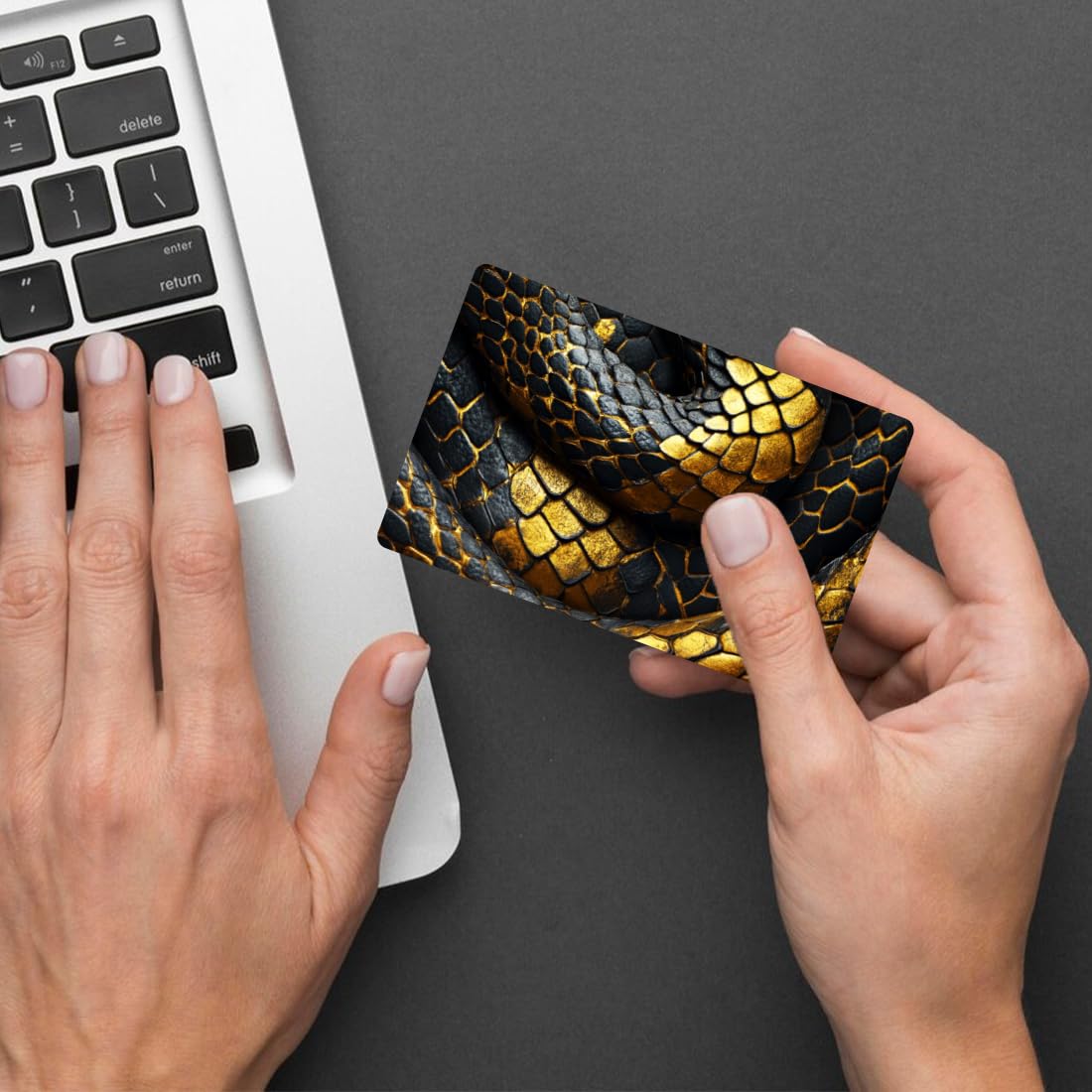 Peacoblue Adesivi Per Carte Di Credito E Debito, 4 Pezzi Con Design Drago D'Oro E Monete, Protezione Anti-Graffio, Pelle Resistente, Facili Da Applicare