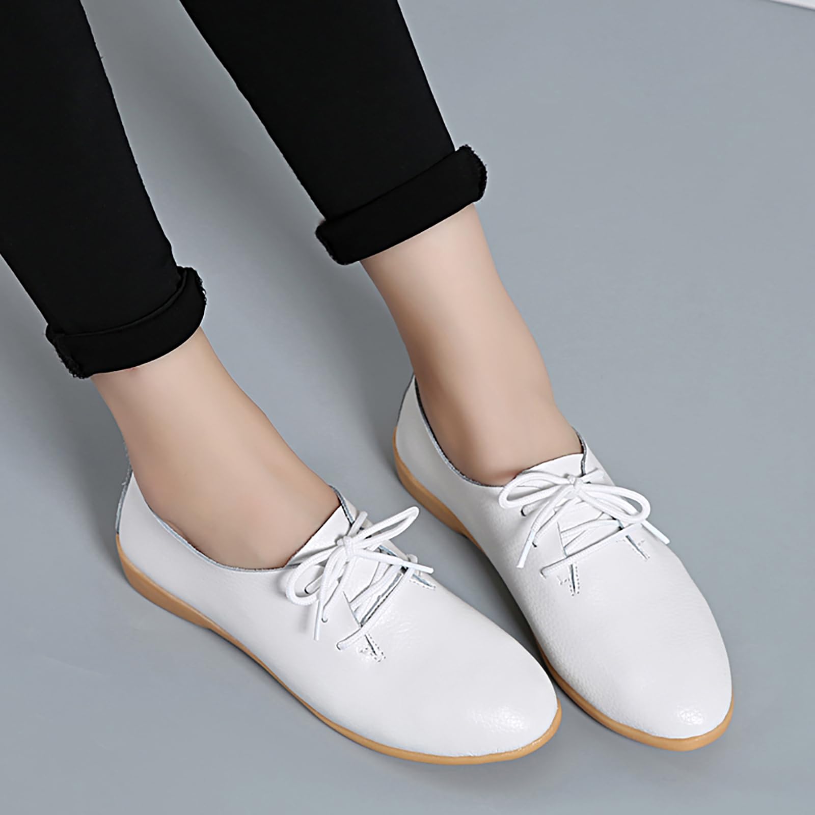 Sunporx Chaussures à Lacets en Cuir pour Femmes Mocassins à Bout Pointu Semelle Souple Oxfords légers et Confortables Plates de Travail Formelles Mocassins de Conduite