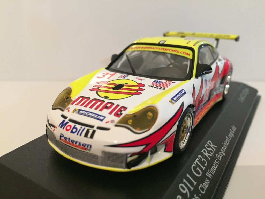 Minichamps Model – Porsche 911 GT3 RSR Bergmeister 05, 400056431