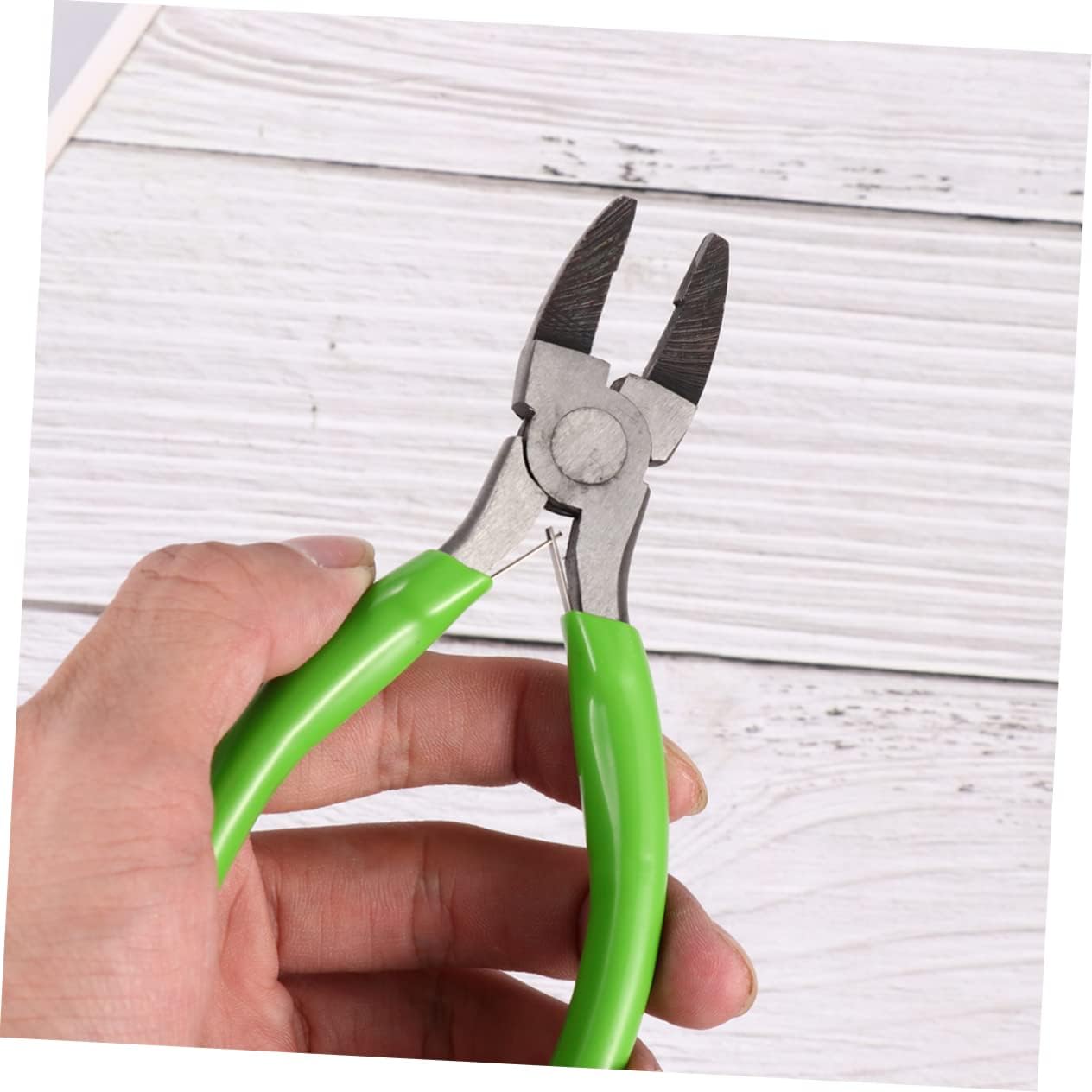 1Set Manual Pliers Durable Plastic Handle Jewelry Tools for DIY Crafts Convenient and Compact Pliers for Jewelry Making and Decoration Green