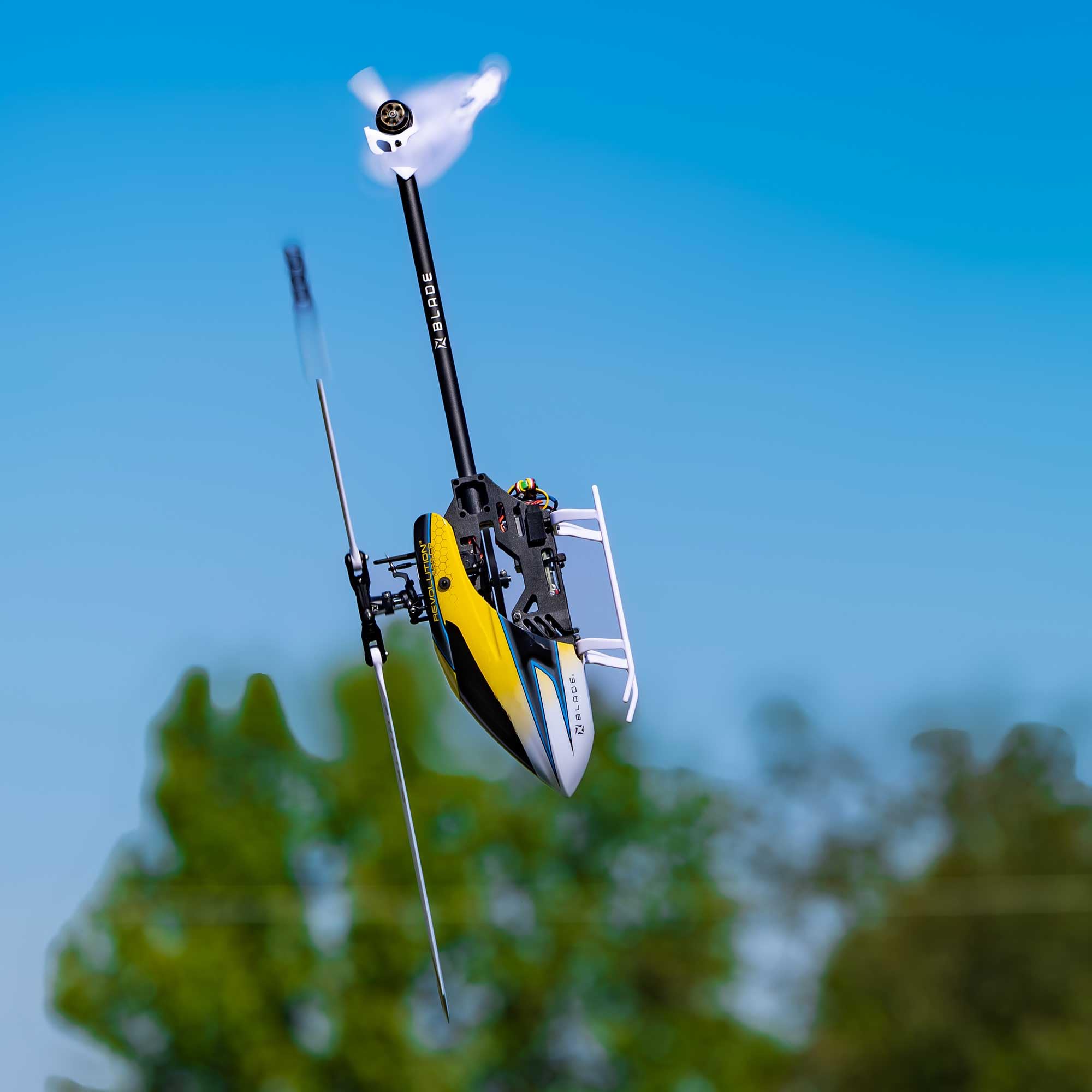Blade Revolution 235 Collective Pitch, Ready to Fly Basic, Safe Mode, 3D Flug, Ferngesteuerter Helikopter ohne Akku und Ladegerät