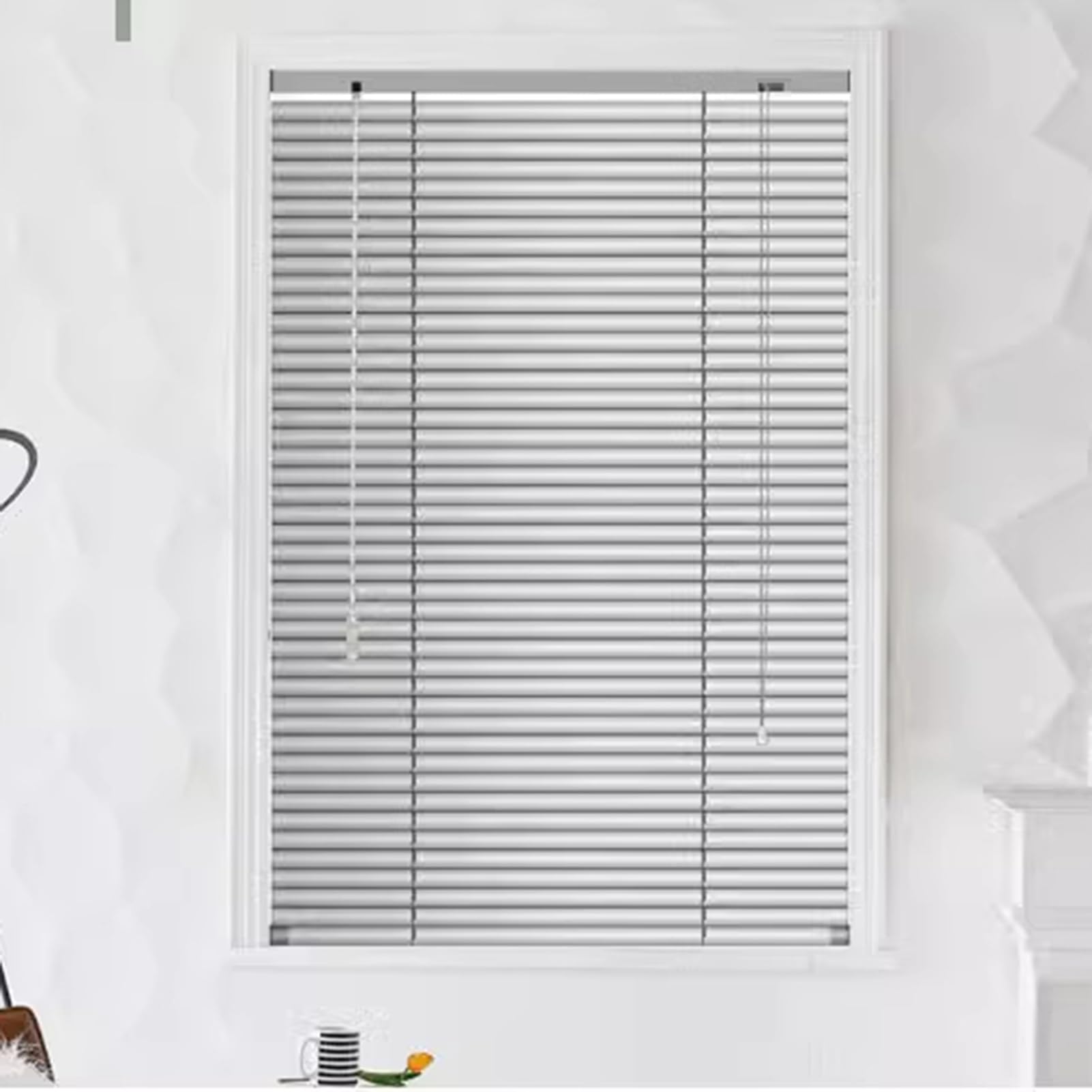 Store vénitien en Aluminium pour fenêtres Portes Gris argenté Volets Occultants en Métal Lamelles de 25mm Rideaux D'intimité Protection visuelle Pare-Vue Pare-Soleil Maison (W95cm×H130cm)