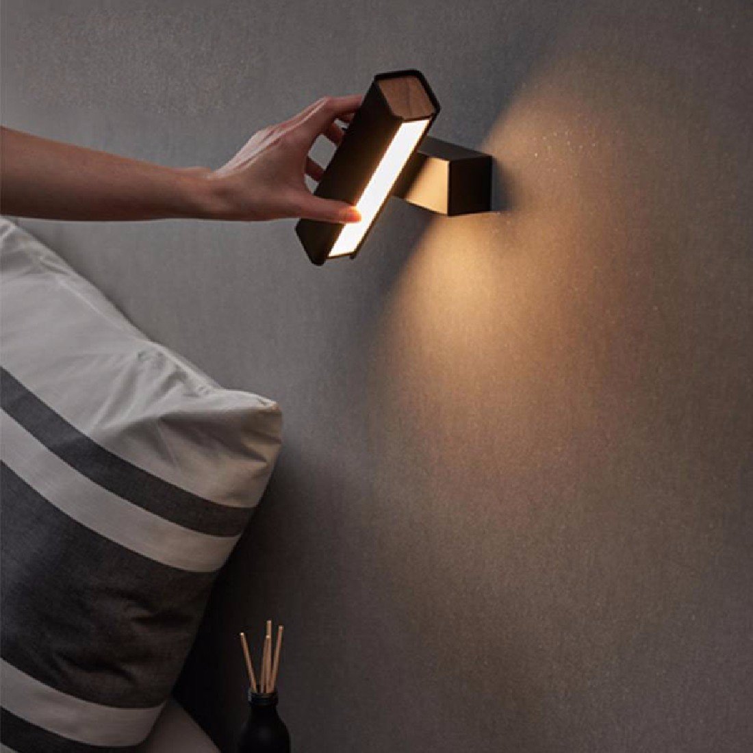 ZPSPZ Wall Lamp Nordic Wall Lamp Modern Simple Bedroom Bedside Reading Wall Lamp Led Study Gallery Wall Lamp,Black