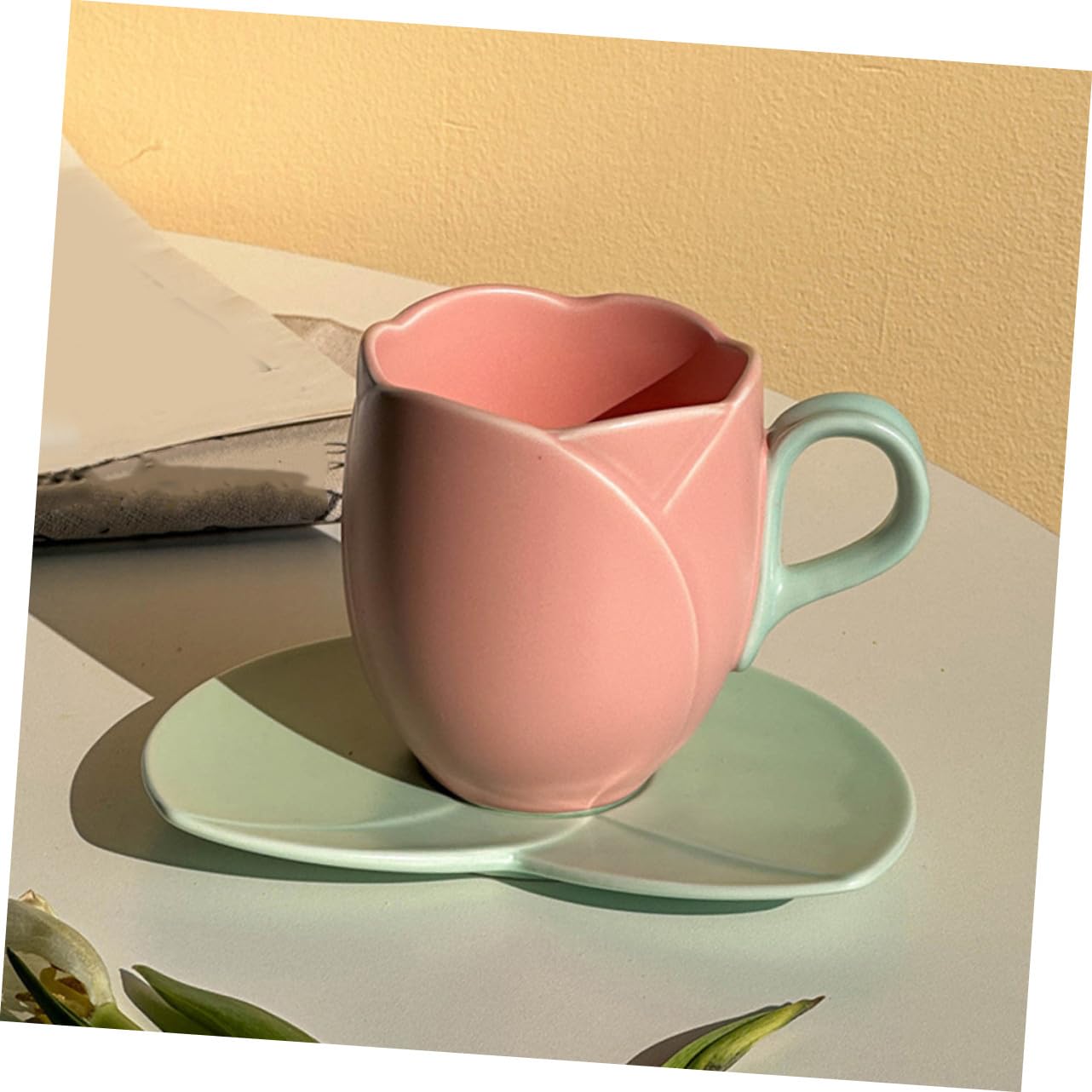 BESTYASH Taza de Café de Cerámica con Platillo Taza de Tulipán Rosa para Desayuno de Agua con Asa para Beber de Leche para Hogar
