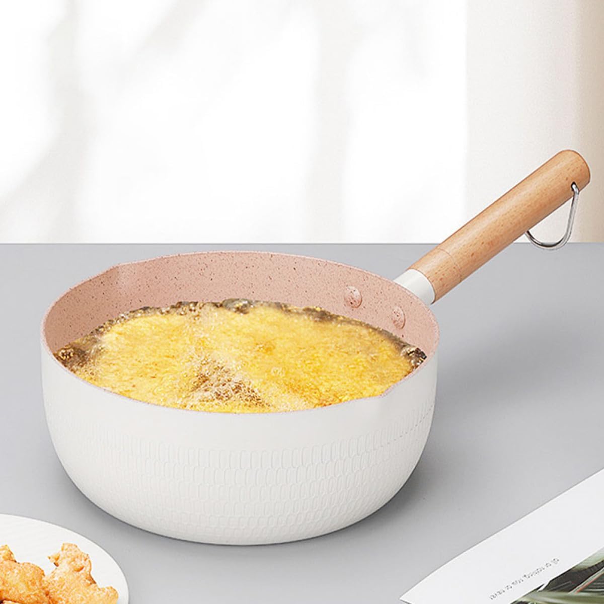 Nonstick Saucepan with Lid 18cm White Milk Pot Multi-functional Cooking Pot for Food and Instant Noodles Household Stew Pan