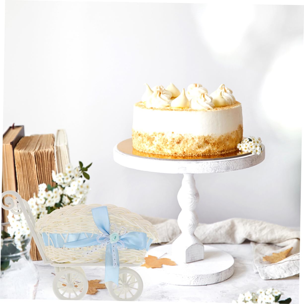 2Pcs Woven Candy Basket Cute Trolley Shaped Party Favors Flower Decorations for Weddings Showers and Multi Functional Storage Baskets