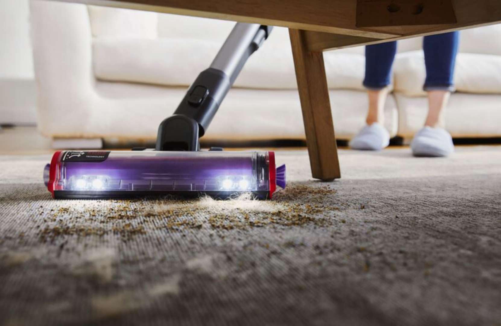 BLACK+DECKER Aspiradora Escoba con Extensión para Suelos, 21.6V 4Ah, Motor Sin Escobillas, BHFEA640WG-QW