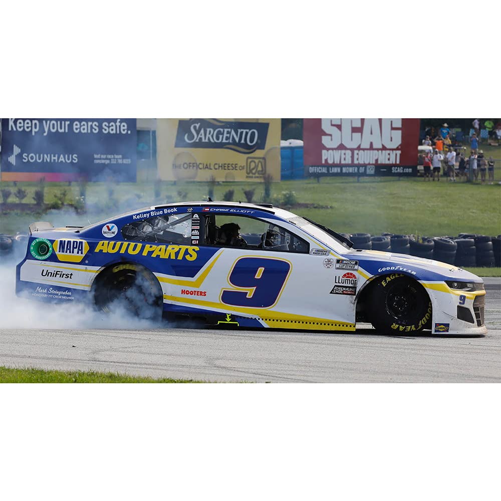9 Chase Elliott 2019 HOOTERS Camaro ZL1 ACTION 1/24 Diecast NEW IN
