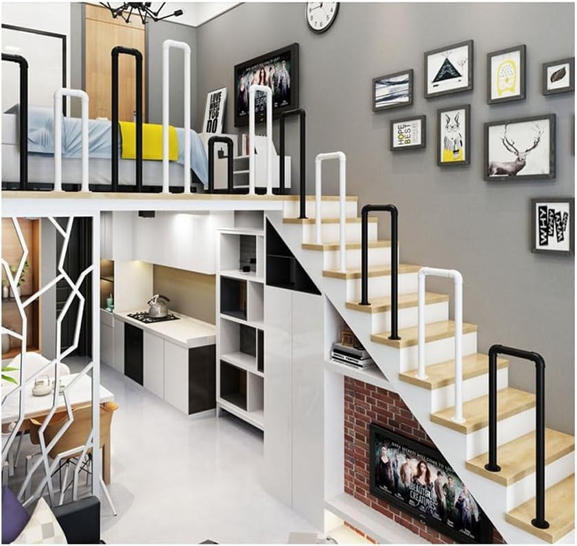 Rampe d'escalier en fer robuste pour une prise en main stable sur votre terrasse