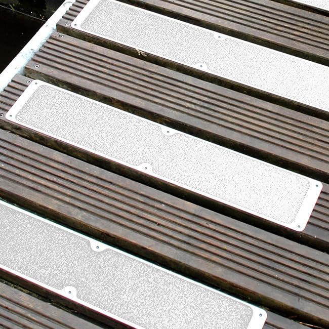 Flat Anti-Slip Plate – 4.5" x 25", White Grit, Aluminum Base, High Visibility Step Safety Plate, Weatherproof, OSHA, NFSI & CoF Compliant