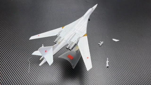 ヘルパー1/200 Tupolev TU154M　ダイカスト製品 ヘルパー1/200 Tupolev TU154M ダイカスト製品 Amazon | Herpa 1