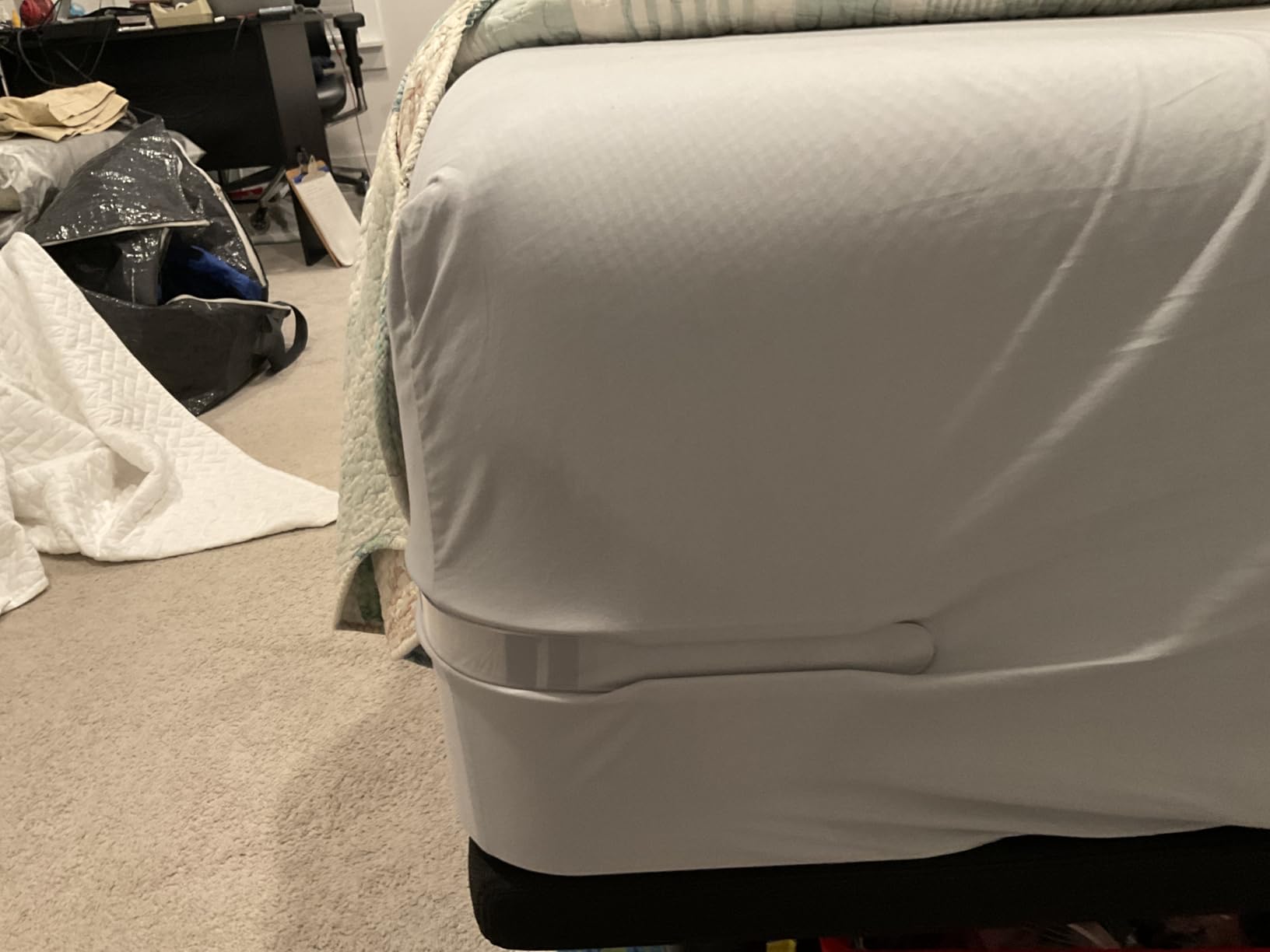 Great for keeping the sheets from coming off