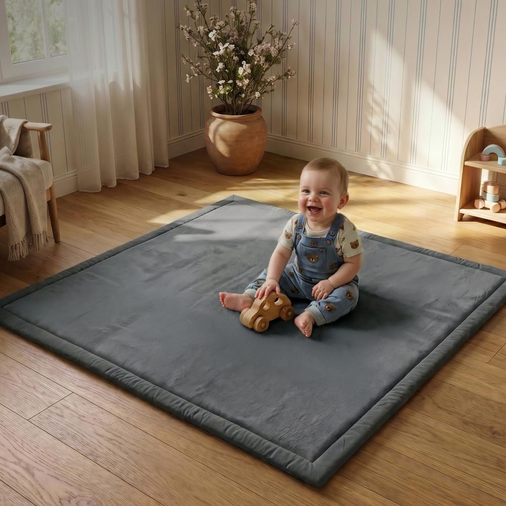 CASABEL Alfombra de Juego para Bebé de Terciopelo Gris 120×120 cm, Gruesa y Suave, Espuma cómoda, Base antideslizante, Fácil de limpiar, Elegante para habitación infantil