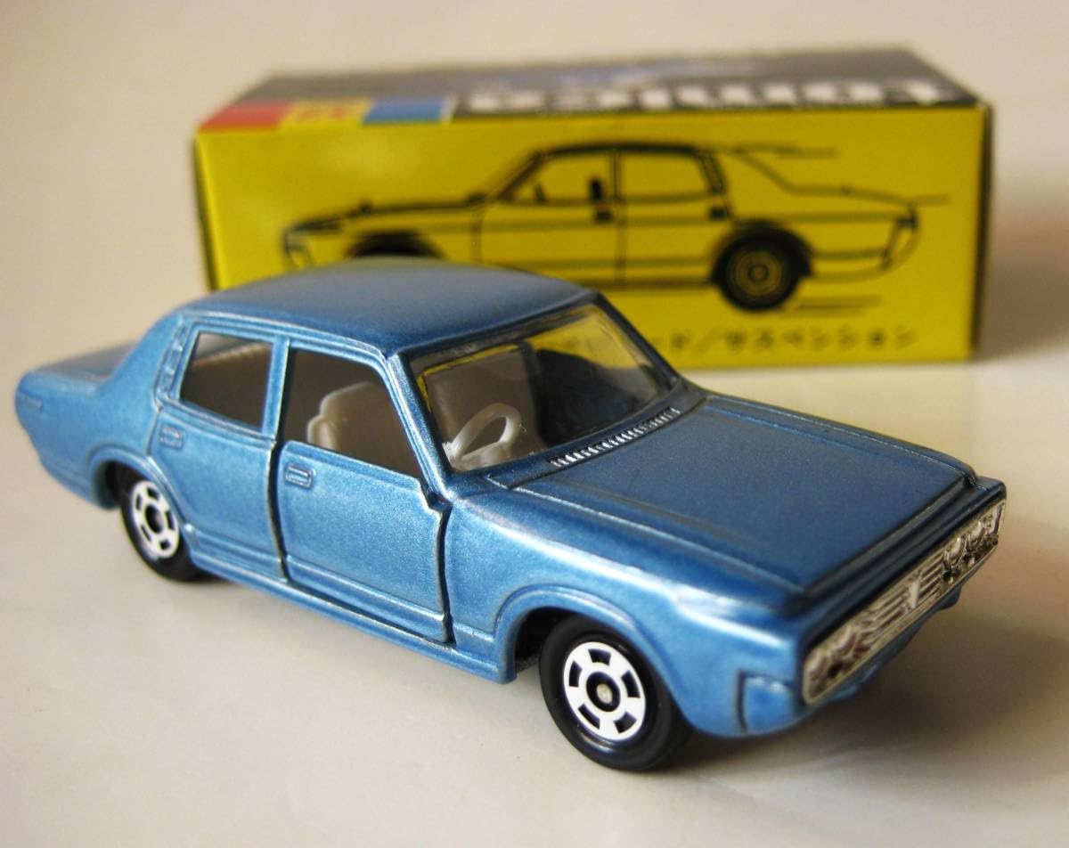 Amazon.co.jp: 黒箱復刻トミカ ニュー クラウン トミカ30周年