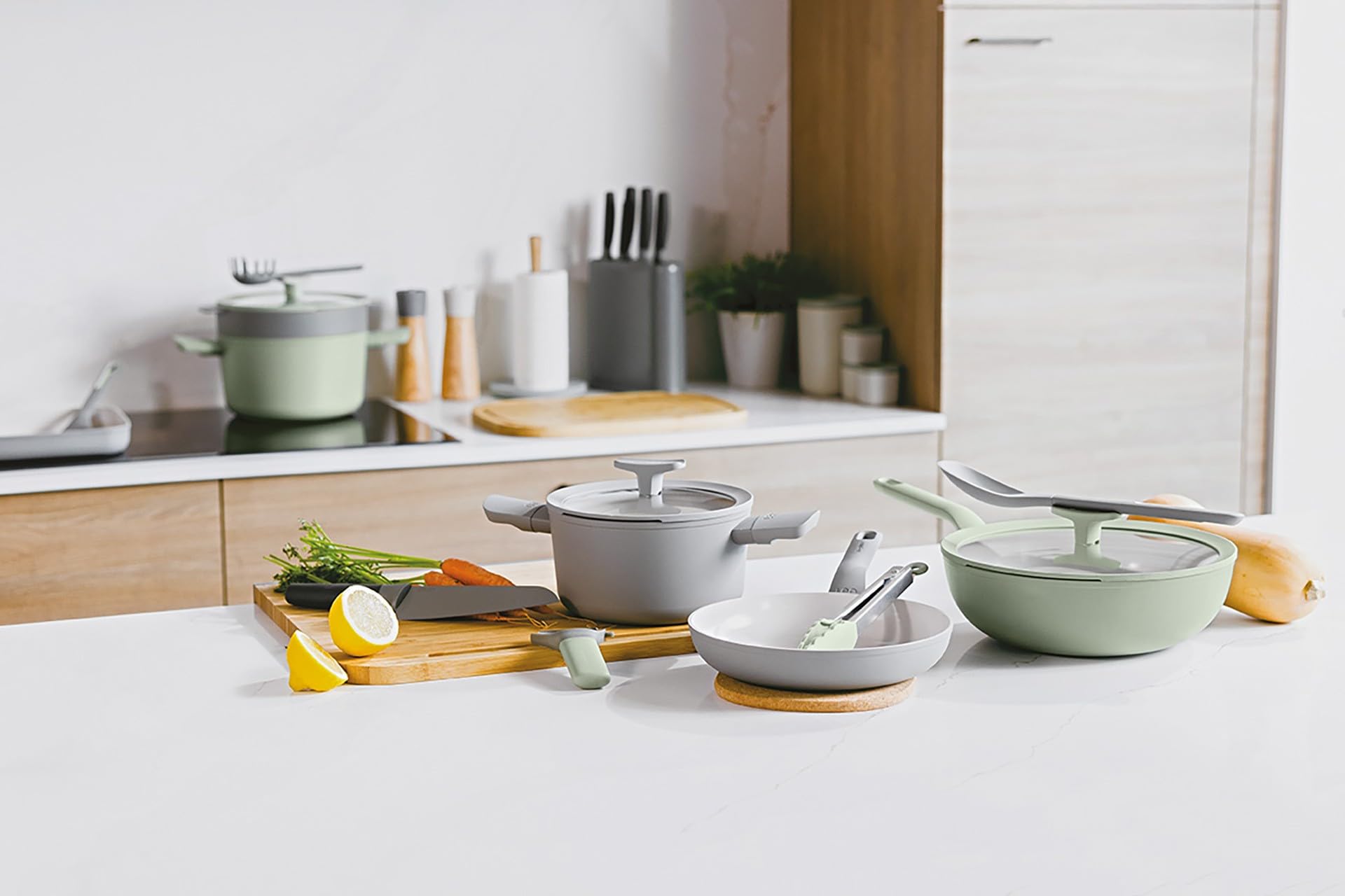 Berghoff - Wok antiaderente con coperchio Balance Sage 28cm