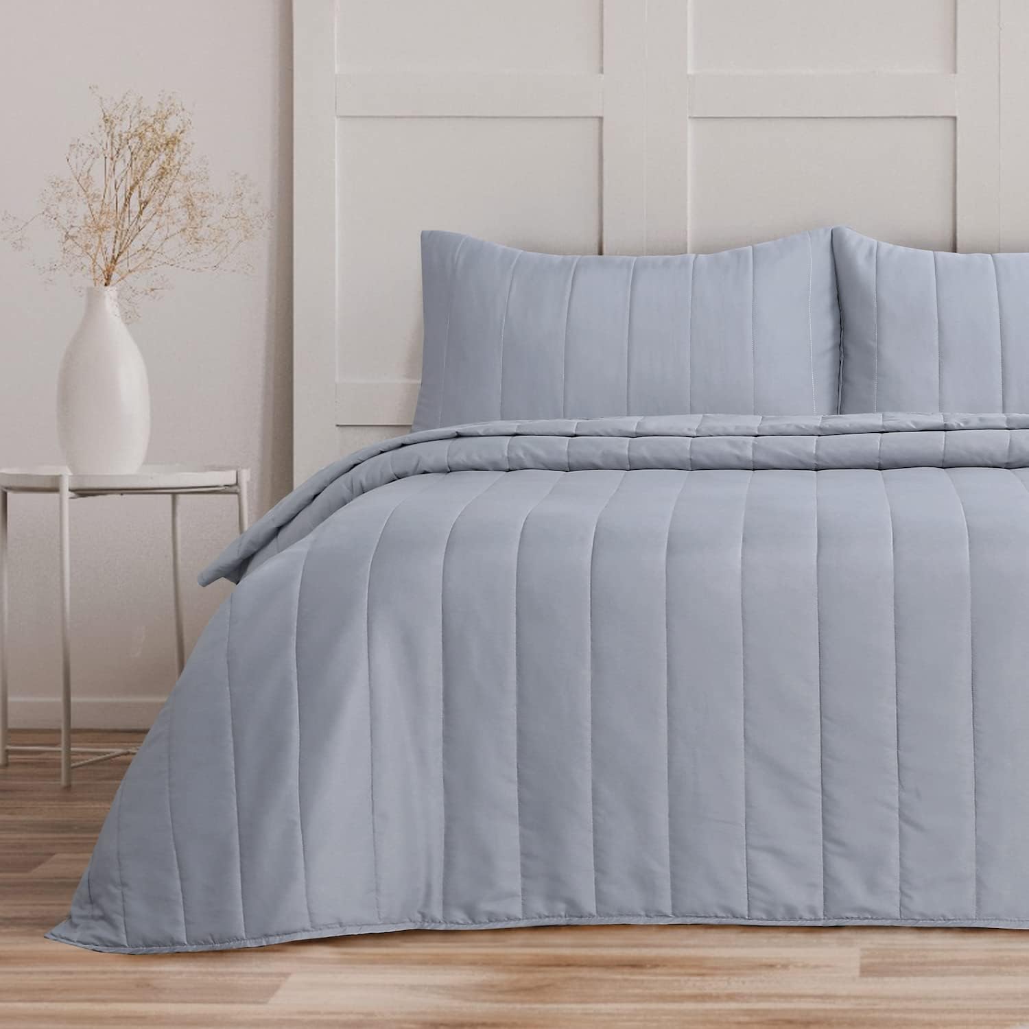 Quilted Bedspreads King Size Tram Lines Pattern - 3Pcs Silver Quilted Throw Set 240x260cm Soft Microfiber Lightweight Coverlet with 2 Pillowcases 50x75cm for All-Season (Silver, King)