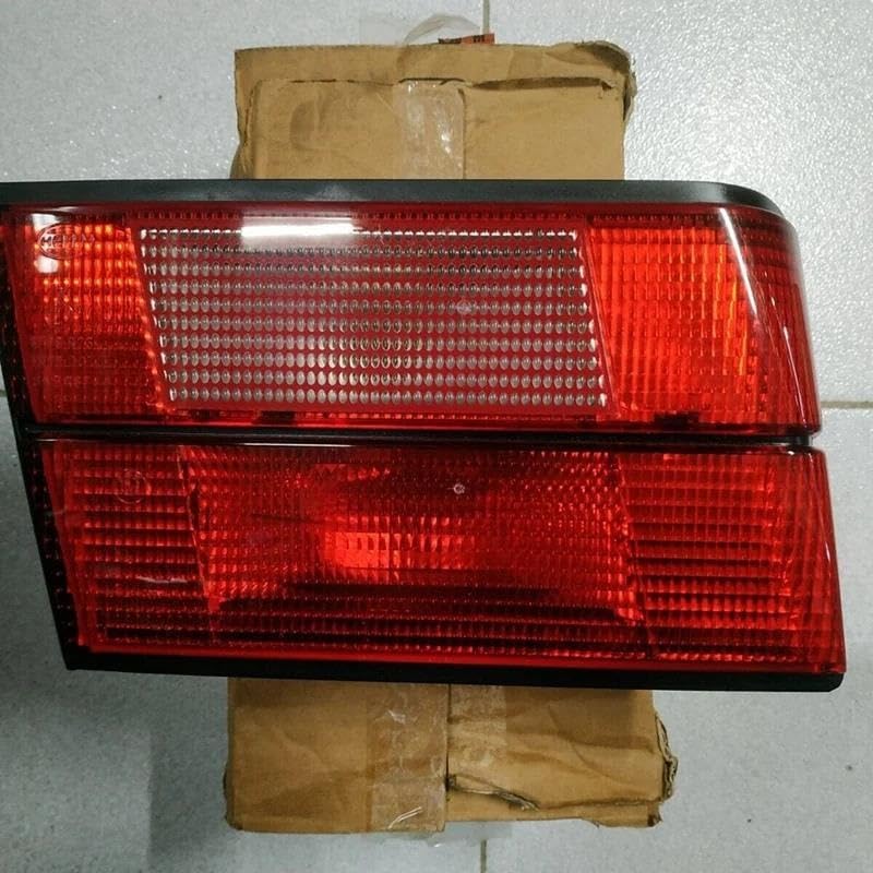 Troisième feu stop BMW E34 résout les problèmes de contrôle technique
