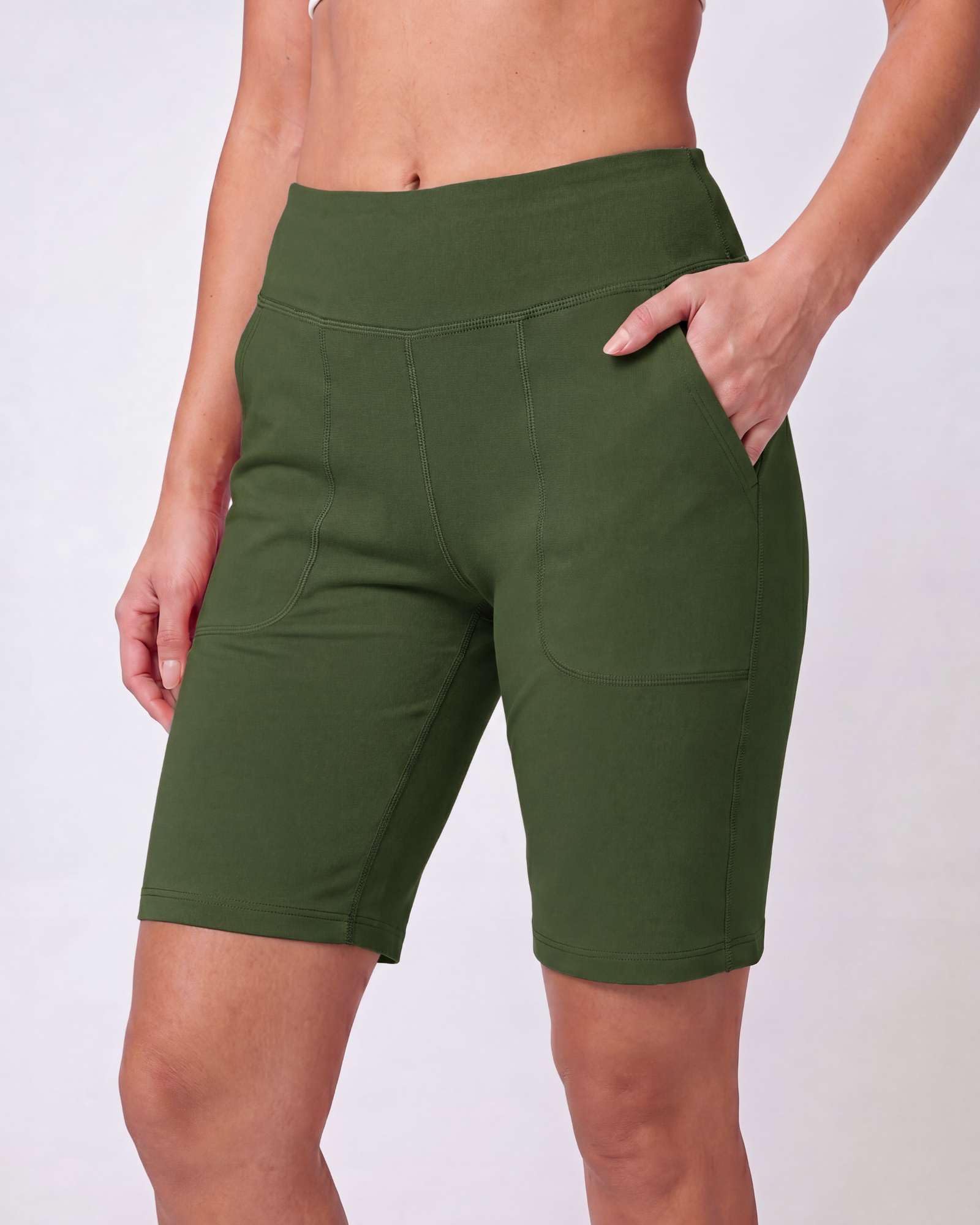 Real Essentials 4er-Pack: Damen-Bermuda-Shorts mit hoher Taille, 22,9 cm, mit Taschen, lässig, Workout, athletisch (erhältlich in Plus)