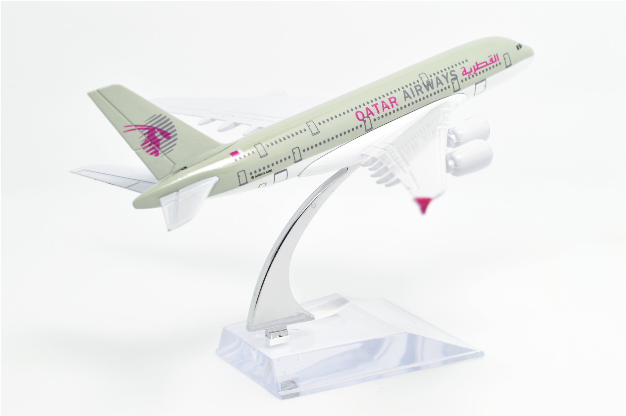 TANG DYNASTY(TM) 1400 16cm Air Bus A380 Qatar Airways Plane Metal