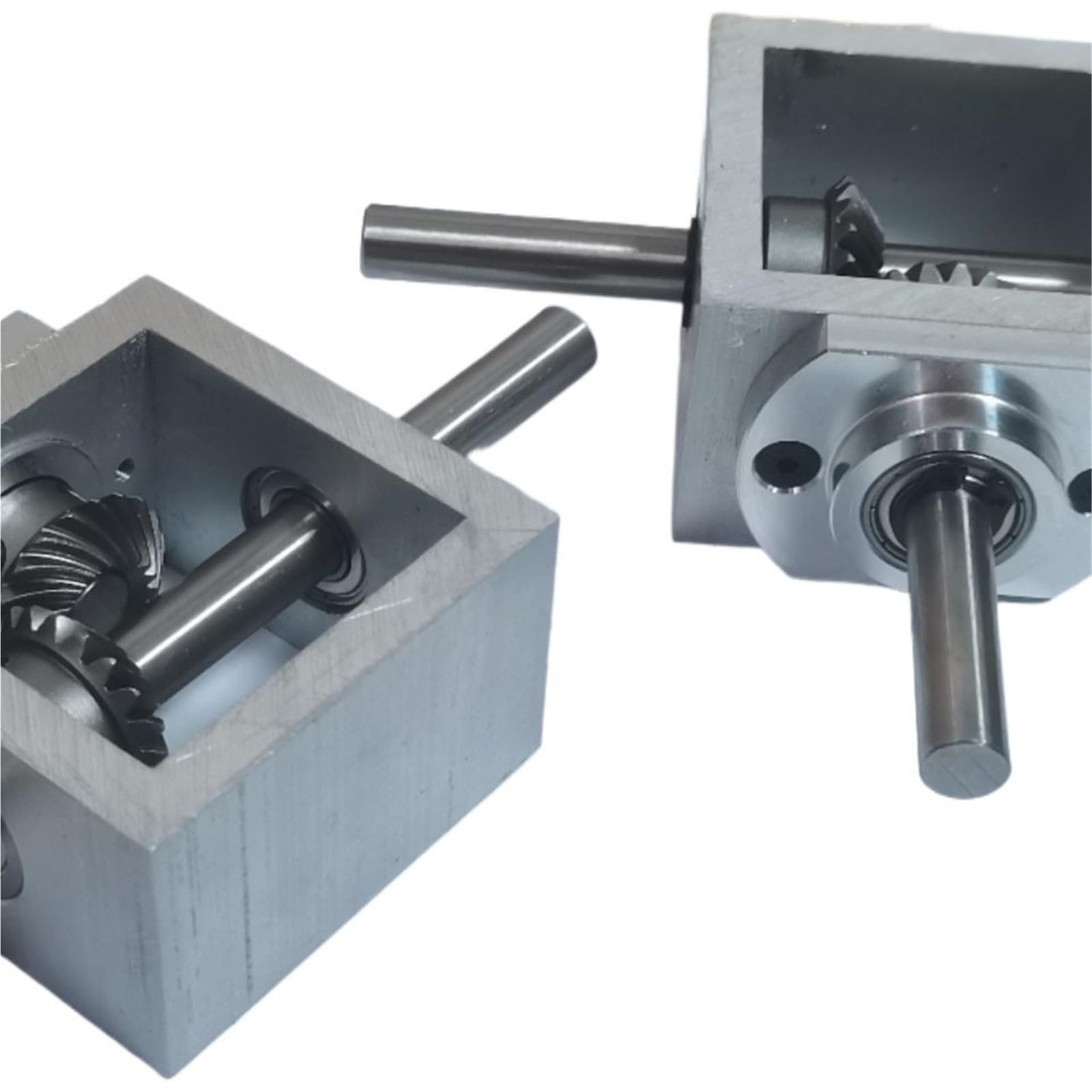 Angle Steering 8mm Shaft Reversing Gearbox 1 to 1 Transmission Micro Steering Angle Device 90 Degree Spiral Bevel Gear Commutator Driving Change