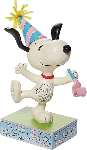 Miniatura 4 de Enesco Jim Shore Peanuts Snoopy - Figura de celebración de cumpleaños, 5.25 pulgadas, multicolor