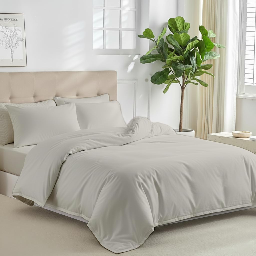 Cuddle Cloud Microfiber 4 Piece Bedding Set with Fitted Sheet and Pillowcases Plain Bedding - Soft Microfibre Polyester Breathable Duvet Cover Set With Button Closure (Cream, Super King)