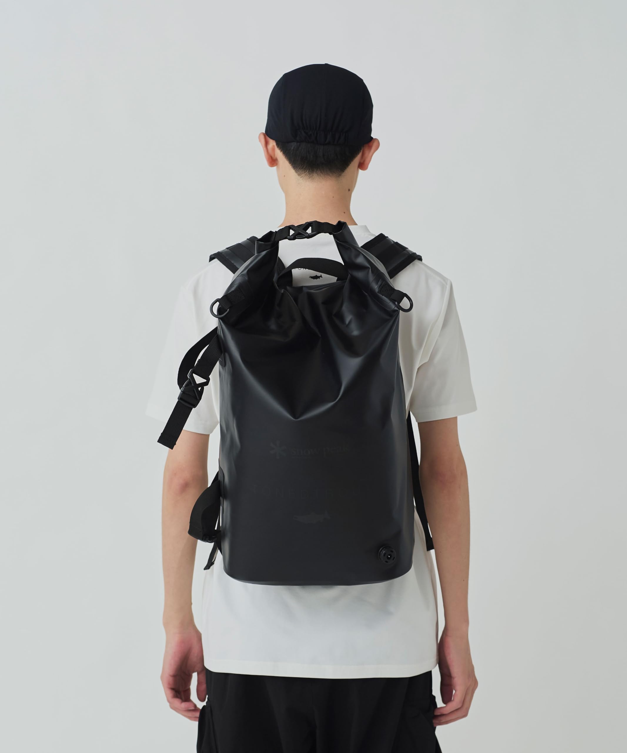 Amazon | [スノーピーク] 釣り バッグToned Trout Guide Dry Pack 30L