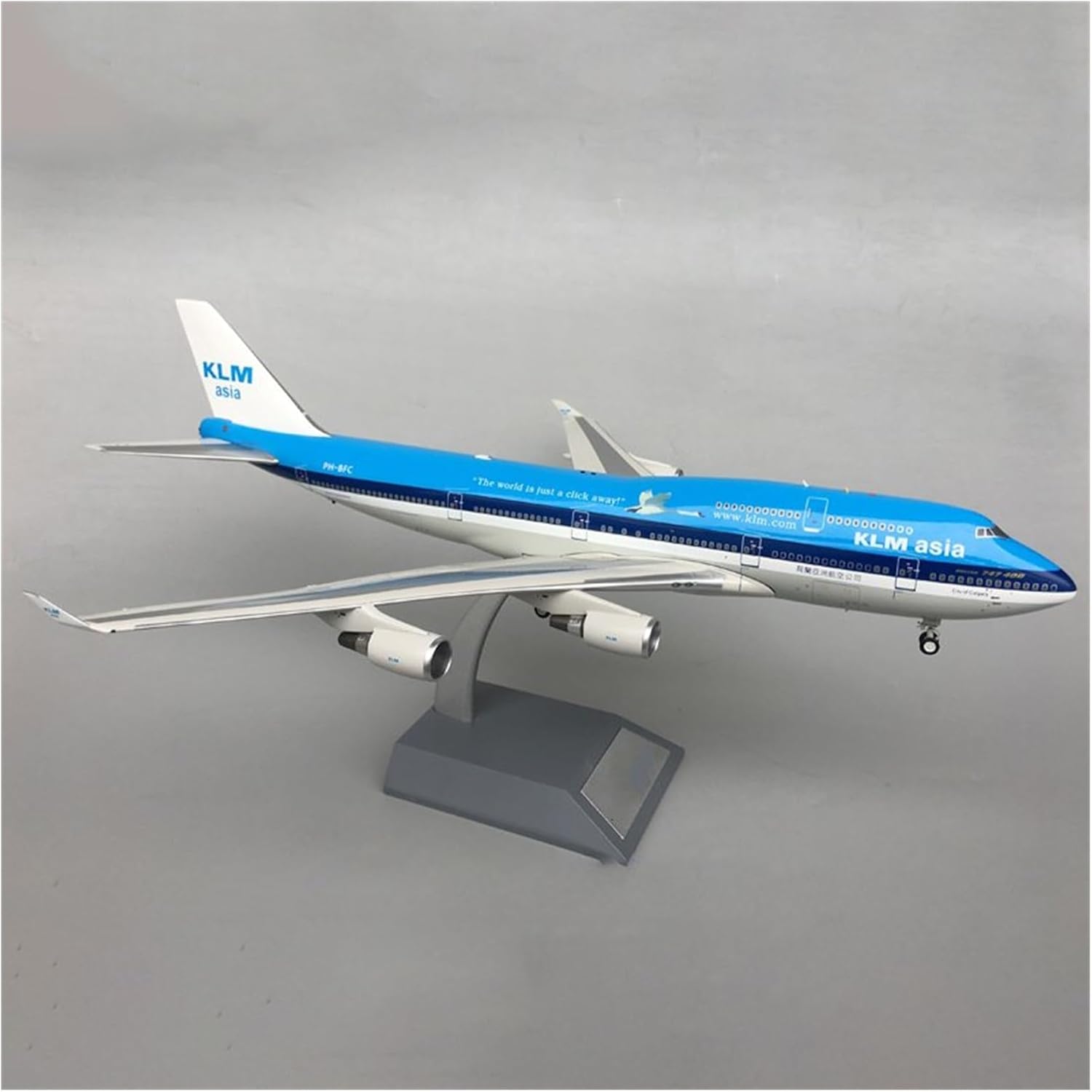 1：200 for KLM B747-400 PH-BFC Metal Material Simulation Scale Aircraft Model Souvenir Ornament Hobby Playgame Kit