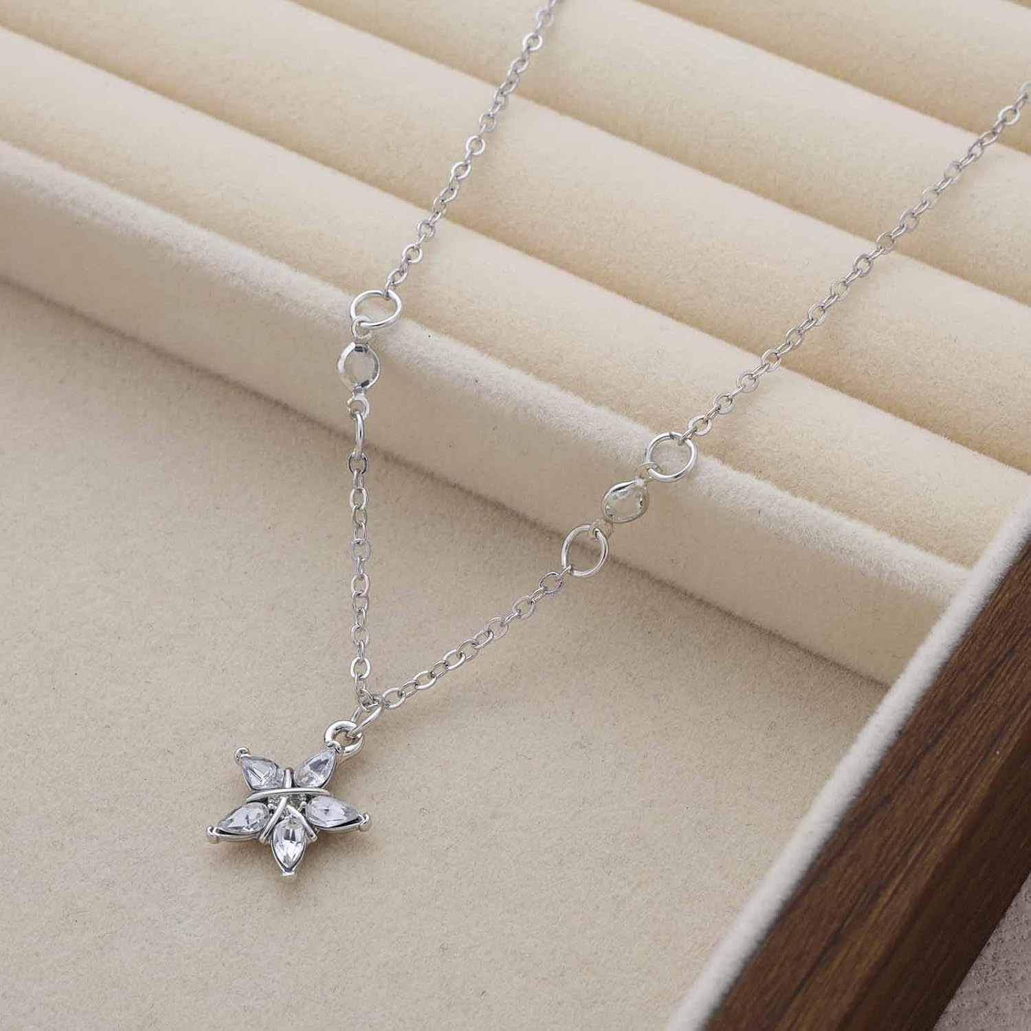 Vintage Crystal Star Pendant Necklace Rhinestone Star Choker Necklace Silver Ball Chain Necklace Sparkly Cz Rhinestone Choker Necklace for Women - Image 4