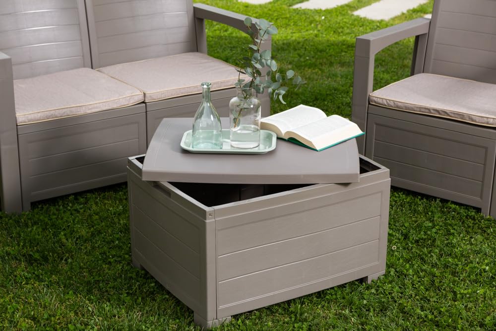 SIEDITI FUORI E DENTRO Set salottino da giardino, esterno 4 posti in resina polipropilene effetto legno con cusicni e tavolino contenitore Licata (Tortora)
