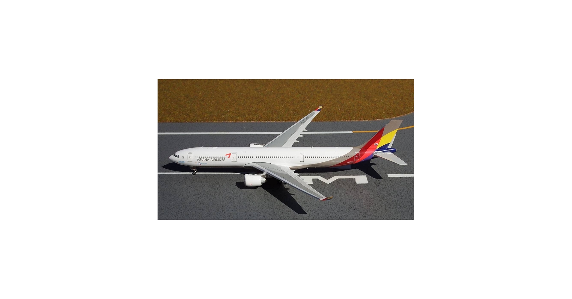 【廃盤】アシアナ航空 A330-300 1/400 Amazon.co.jp: アシアナ航空 A330-300 HL7736 : おもちゃ