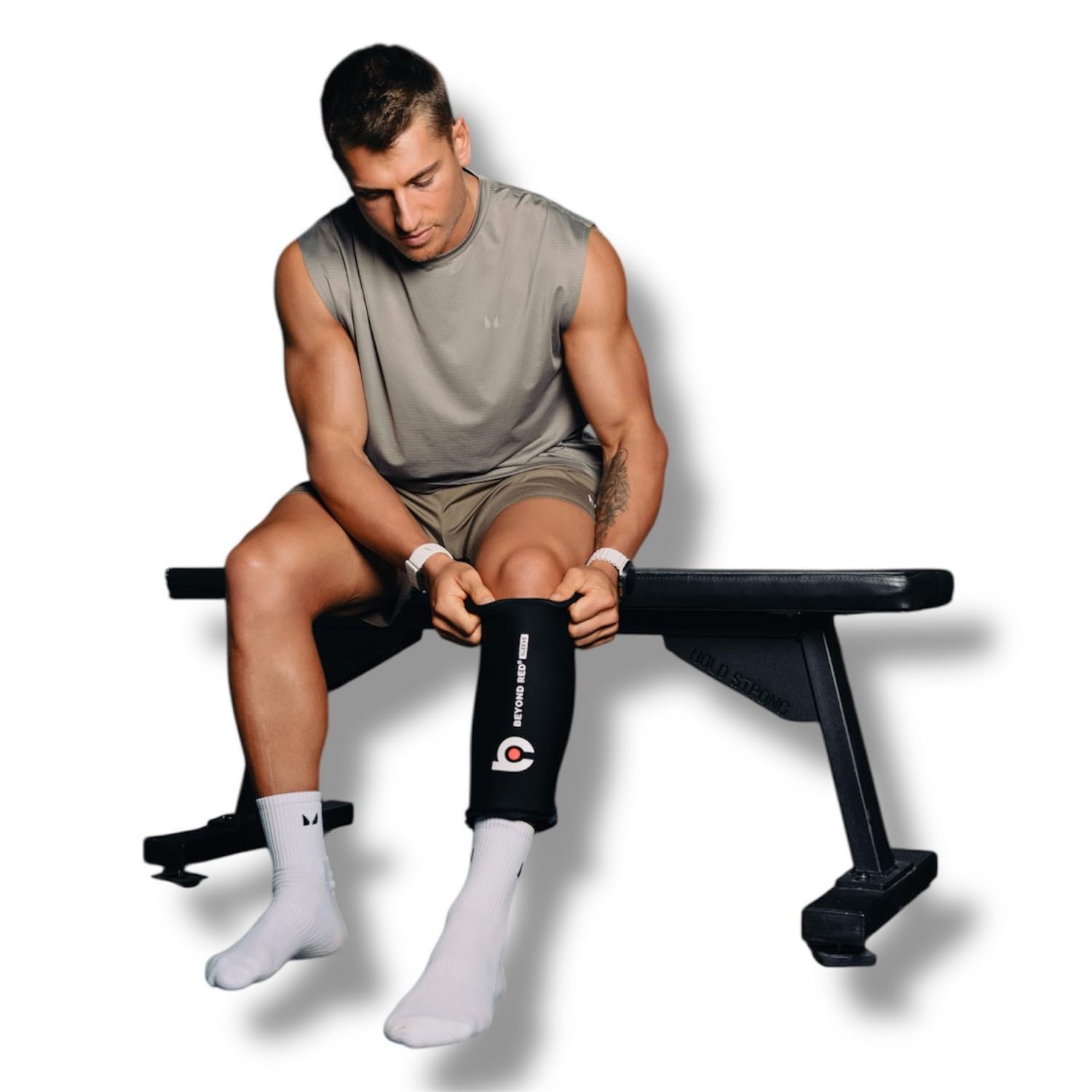 beyondRED® SLEEVE | Wärme- und Kältetherapie für Knöchel, Wade, Knie, Ellenbogen, Oberarm und Oberschenkel bei Muskelkater, Verspannungen, Schwellungen | 30+ Minuten Kälte/Wärme (L = 27,5 x 15 cm)