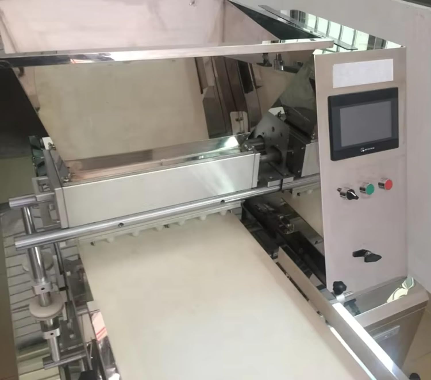 PLC‑Controlled Cupcake Filler & Cake Batter Filling Machine – Ideal for Central Factories & Chain Brands