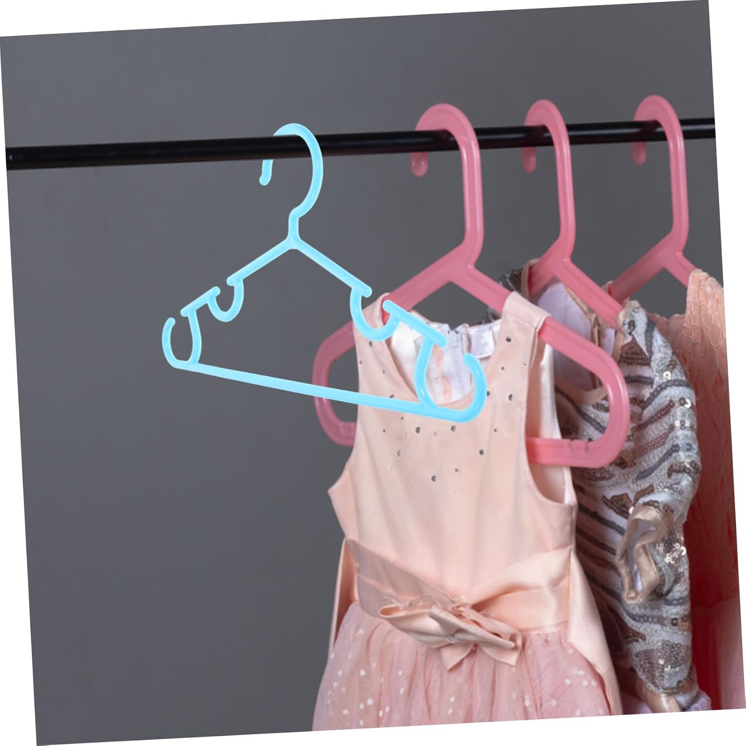 PRETYZOOM 50pcs Plastic Boys and Girls Hangers Boy Girl Hangers Clips for Closet