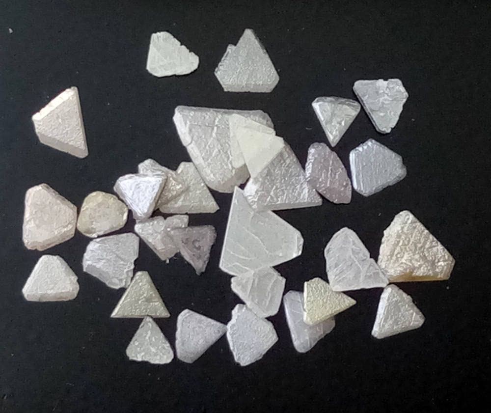 4-6 mm szare, szorstkie plastry diamentu, naturalne szare, szorstkie plastry w kształcie trójkąta, surowe plastry diamentu na biżuterię (opcja od 1 CT do 5 CT) - DDP145, 4-6 MM ok.