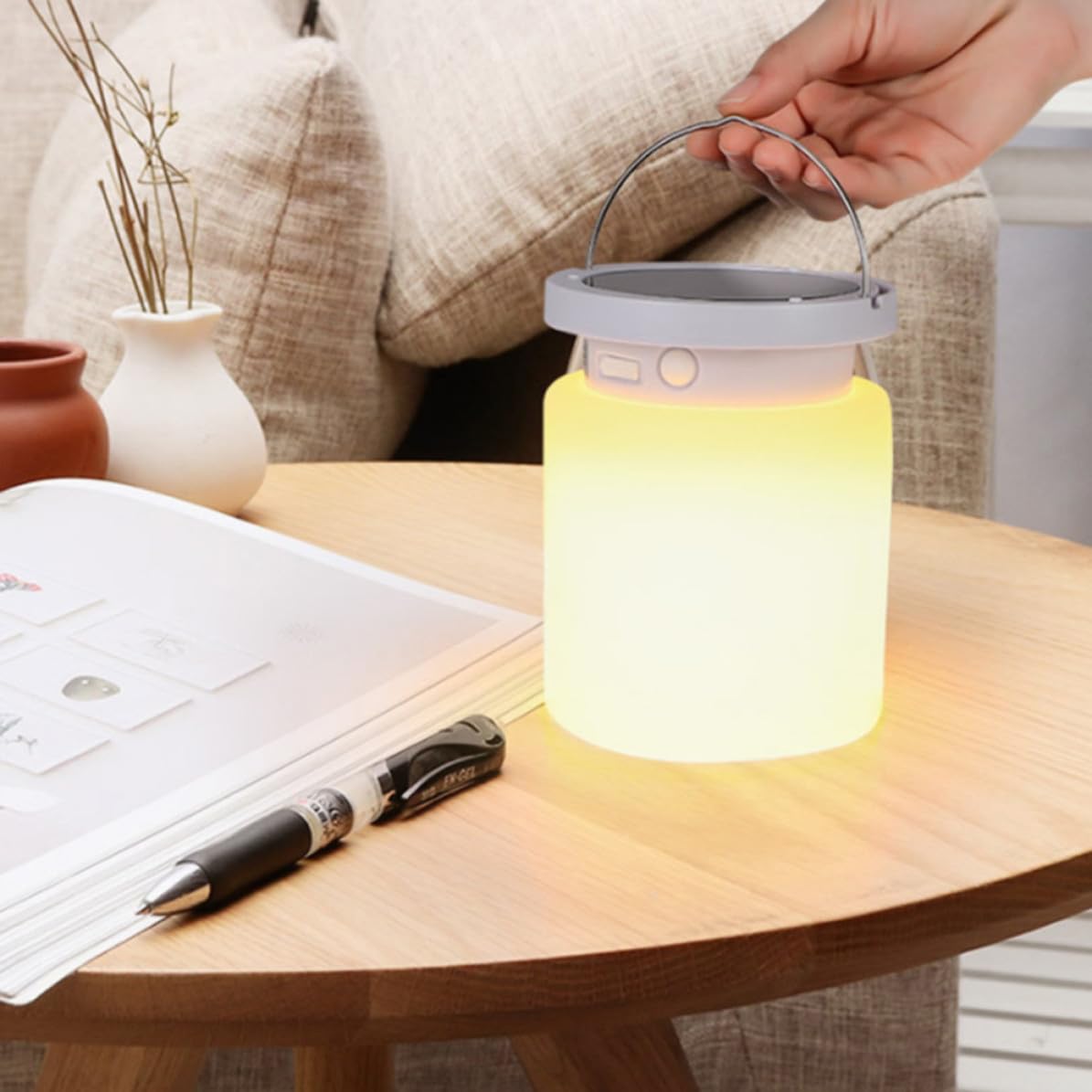 Lanterna Solare Portatile LED Bianca in Silicone per Esterno | Uso su Tavolo o Appesa a Parete, Adatta per Cortile e Campeggio, Lampada Compatta