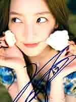 Amazon.co.jp: お宝…クハラ直筆サイン入り2Lサイズ写真…Goo Hara