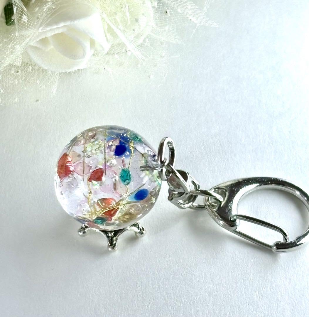 Amazon.co.jp: 琉球ガラス 球体キーホルダー④ レジンハンドメイド